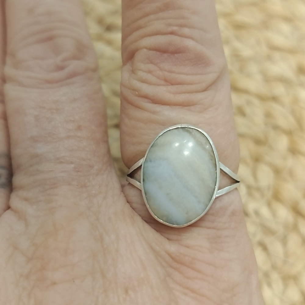 Vtg. Native American Singed Sterling Silver & Blue lace Agate ring size 9 1/2